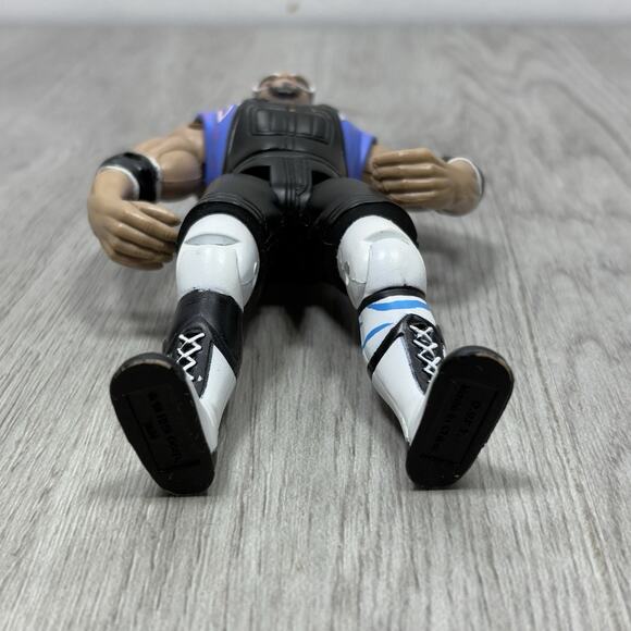 Vintage 1999 D-VON DUDLEY ECW OSFTM action figure Pivot Punch w/ Trash Can - Picture 9 of 9